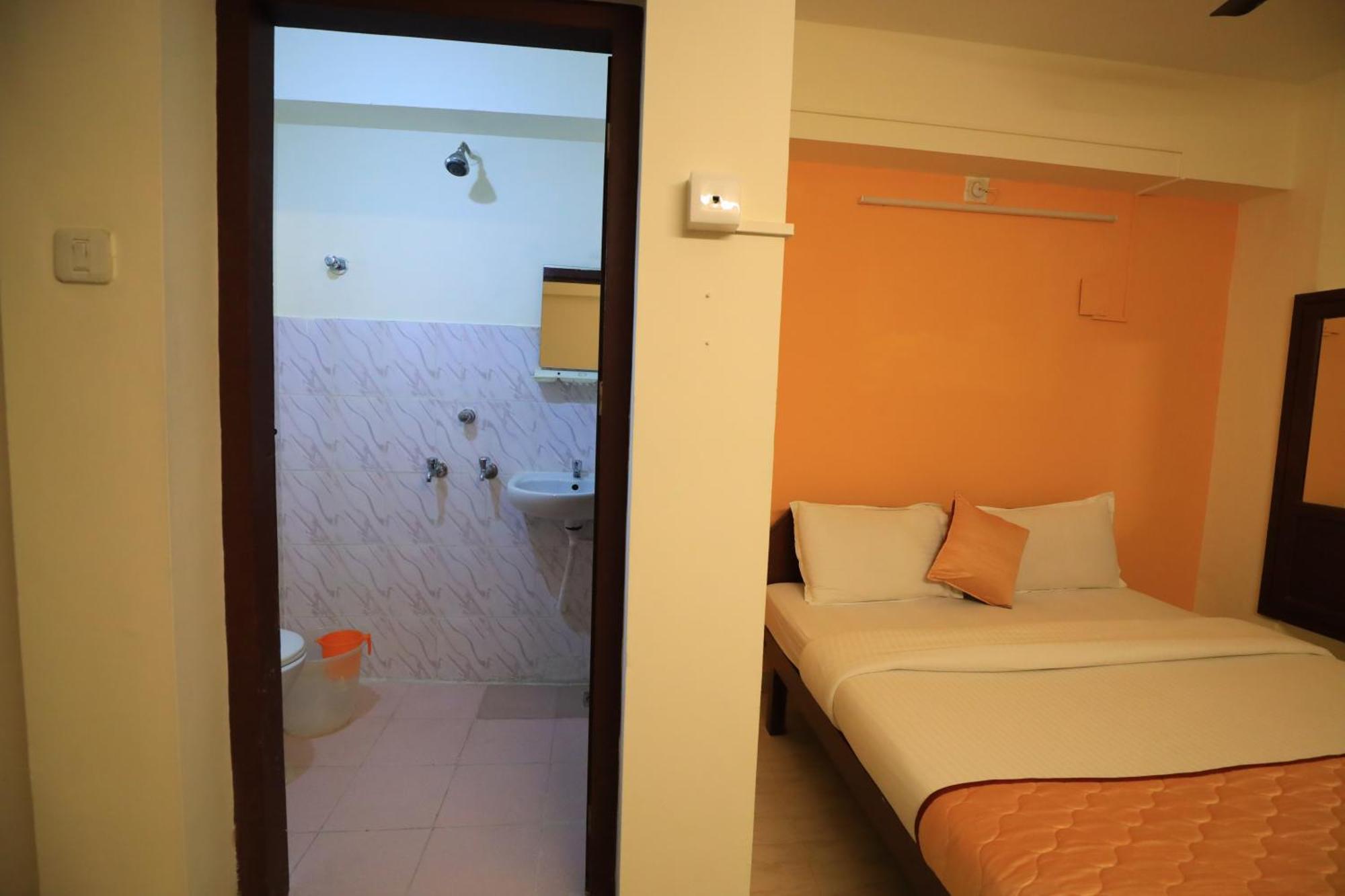 Hotel Gamas Inn Thiruvananthapuram Buitenkant foto